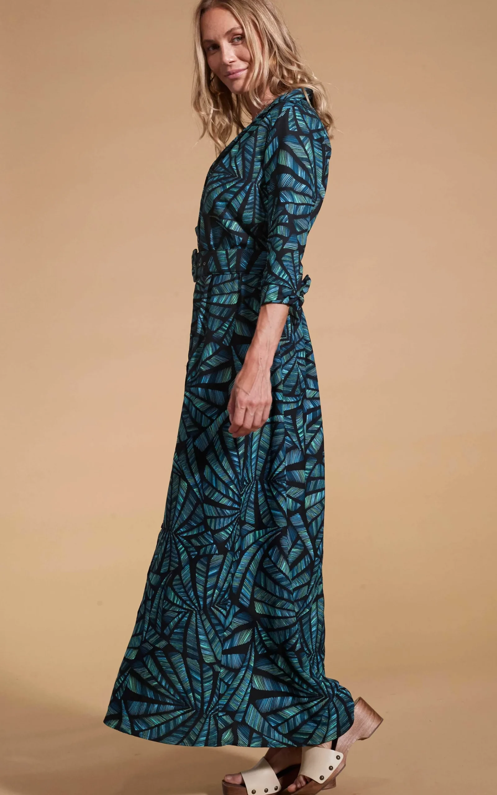 Dove Dress In Fan Turquoise On Black