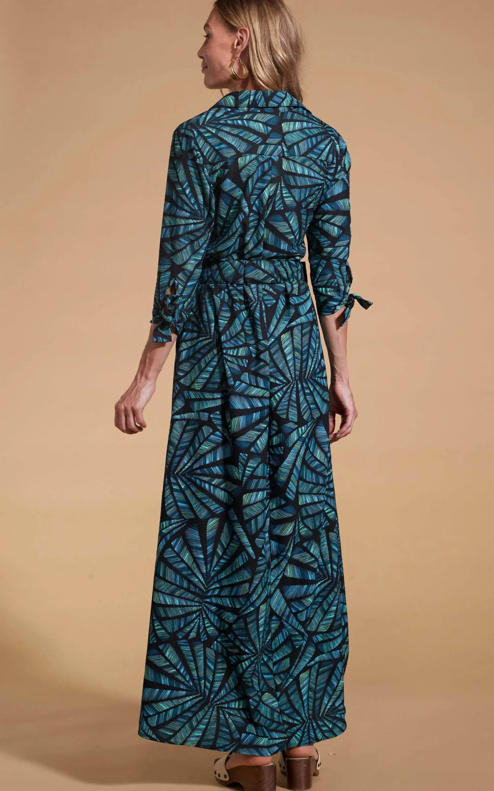 Dove Dress In Fan Turquoise On Black