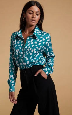 Nevada Satin Shirt In White On Green Cloud