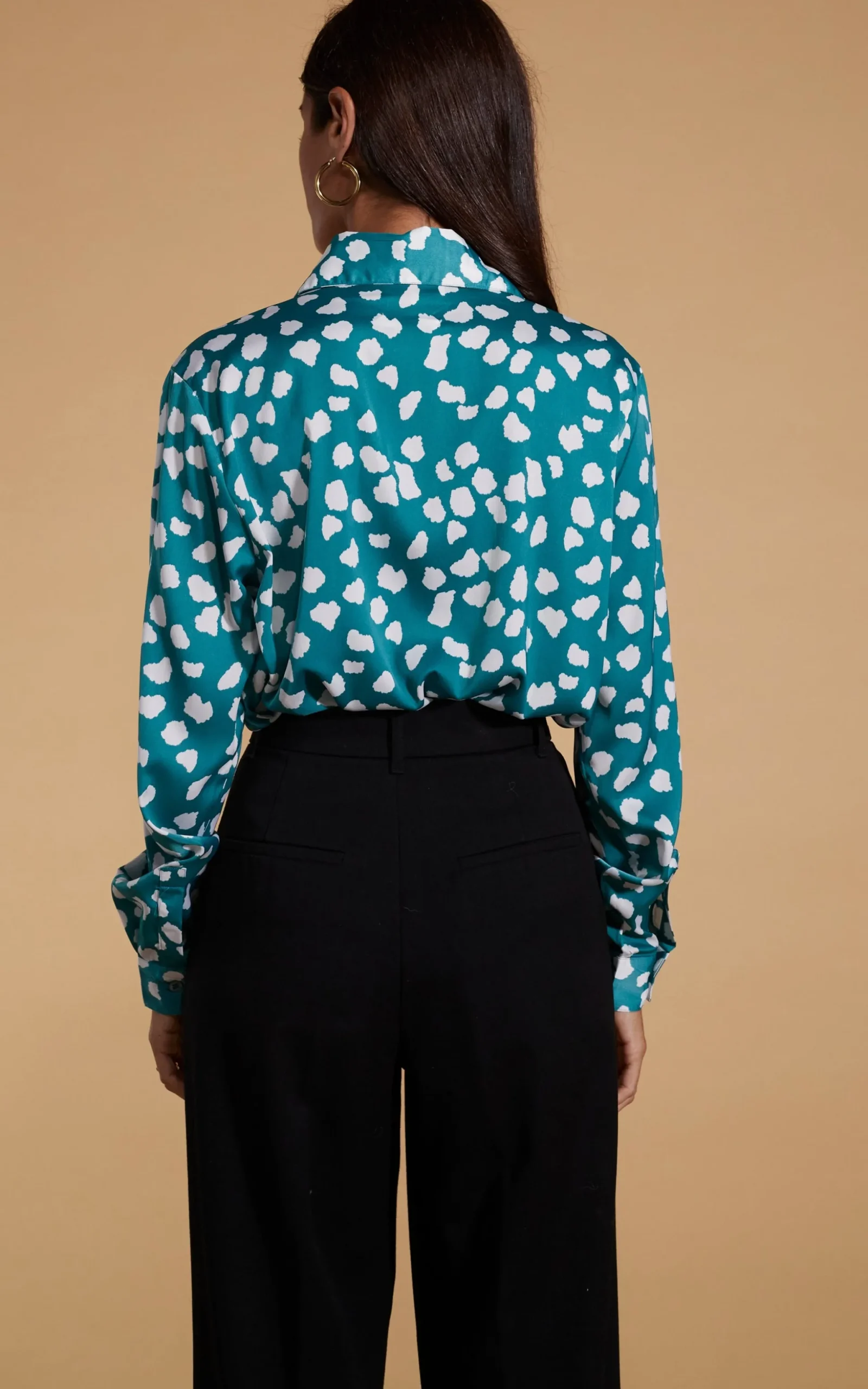 Nevada Satin Shirt In White On Green Cloud