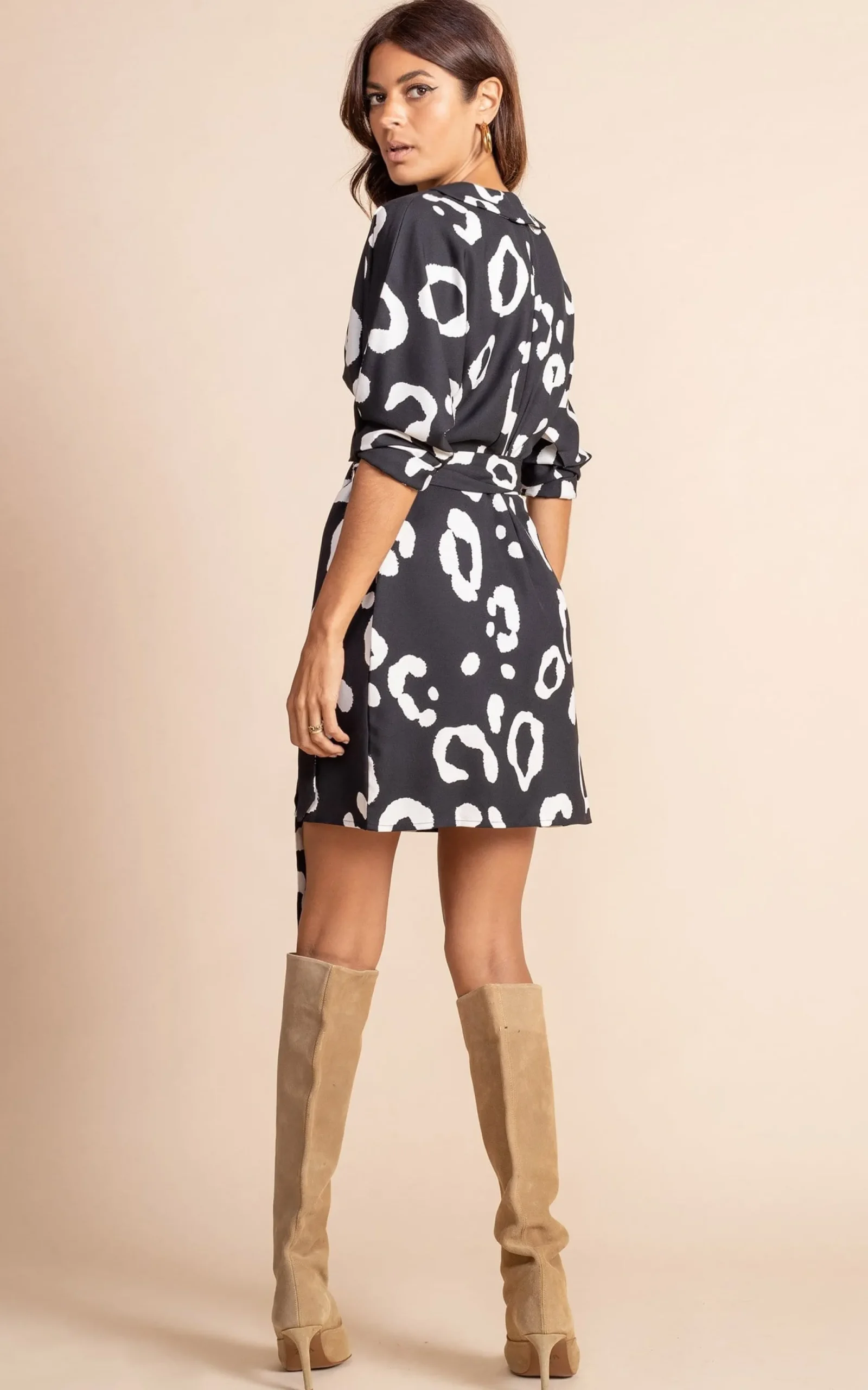 Valley Mini Dress In Oversized Mono Leopard
