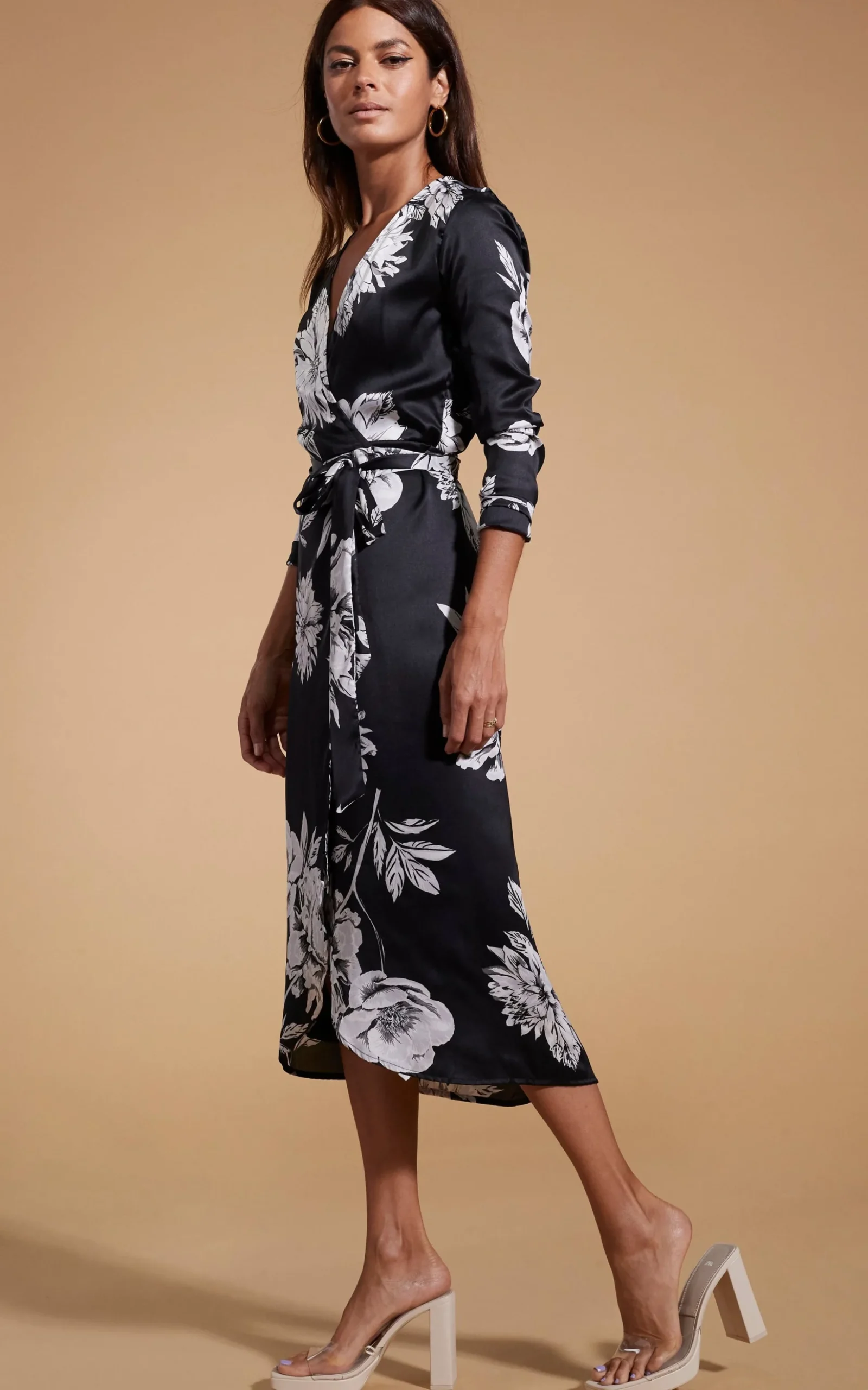Yondal Dress In Black & White Peony